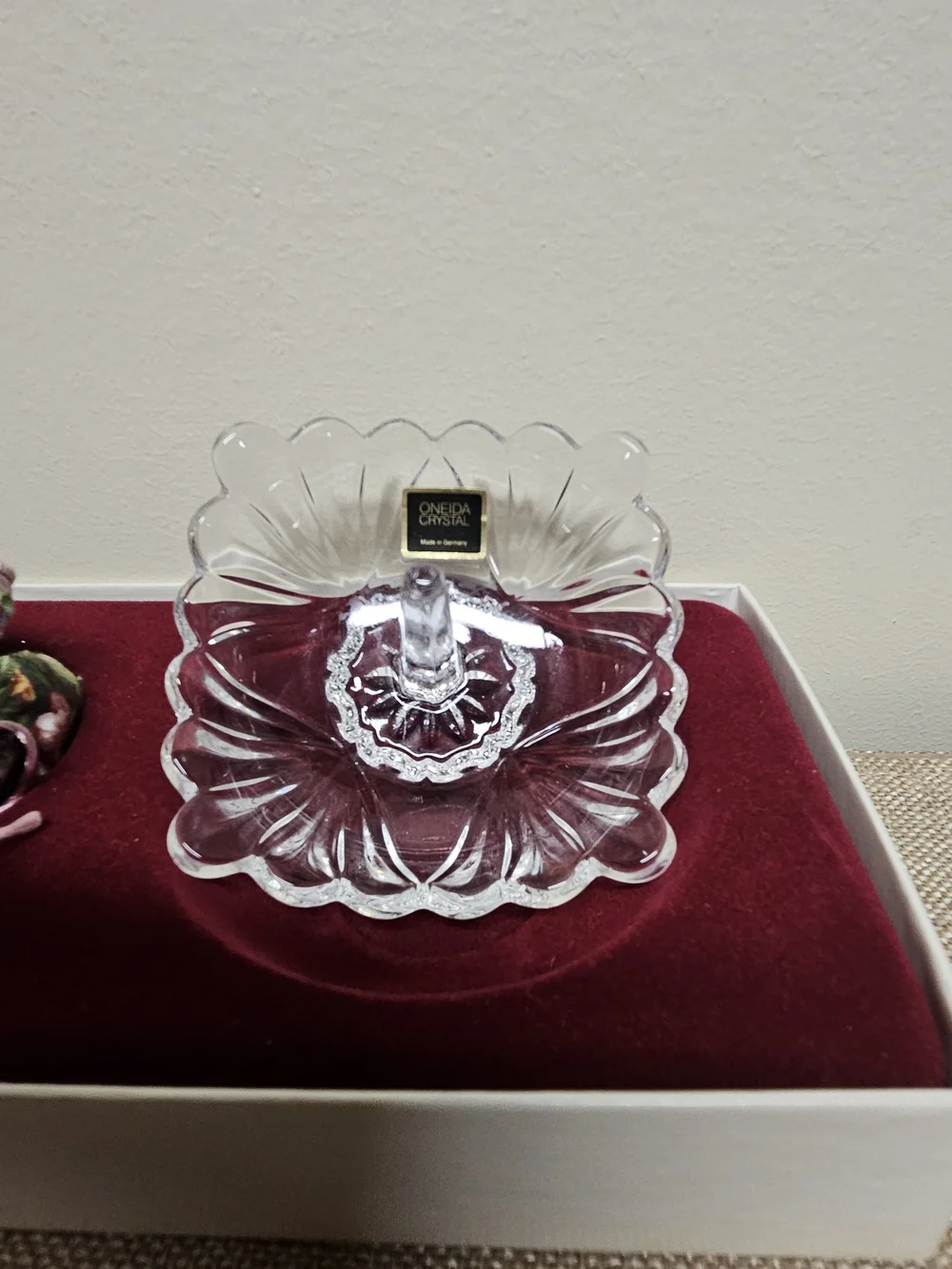 Oneida Juilliard Ring Holder & Jewelry Pouch Set